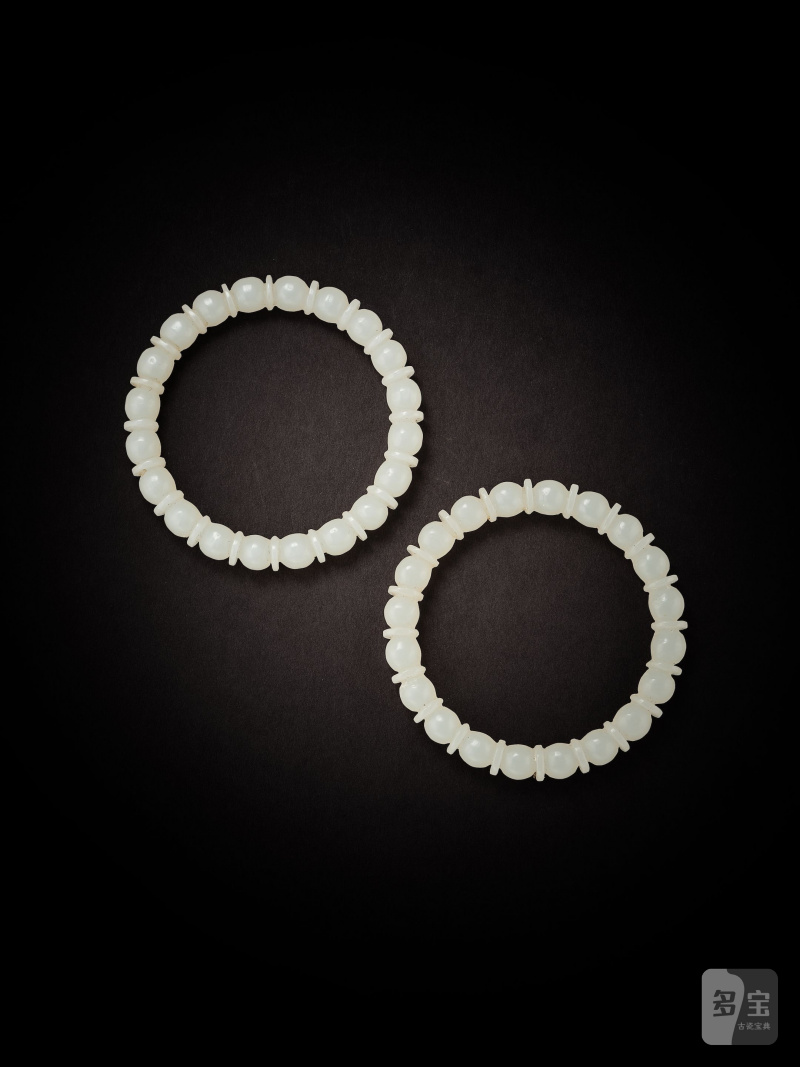 清末　白玉手鐲一對 | A PAIR OF WHITE JADE BANGLES - 图3